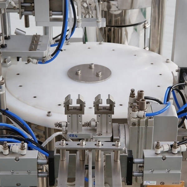 1000BPH CE 인증 젤 반응기 주사기 2 머리 CE 인증 채용 기계