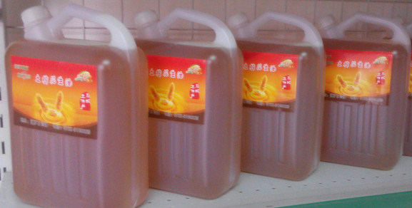 식품 및 음료 산업에서 식용유를 위한 첨단 액체 채용 포장 기계