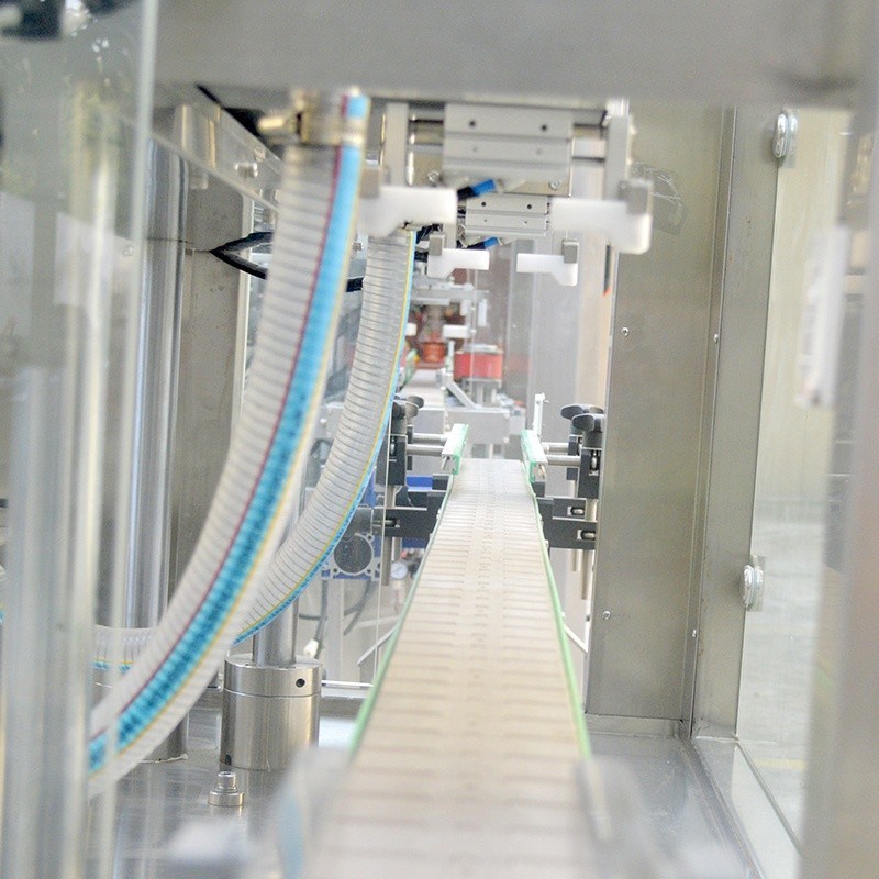 샴푸 / 샤워 젤 / 오일 / 세척용품의 자동 액체 병 채용 캡 머신 라인